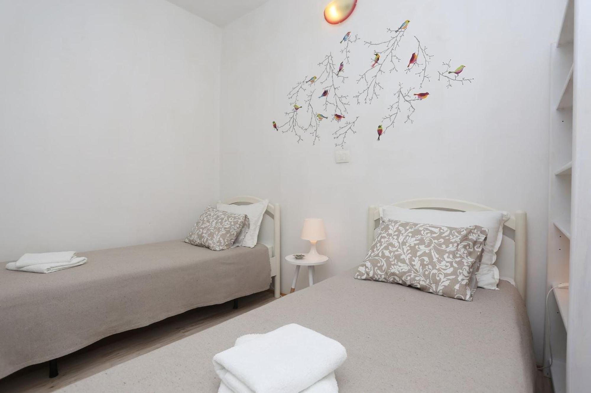 Holiday Home Deborah With Private Pool 拉宾 外观 照片