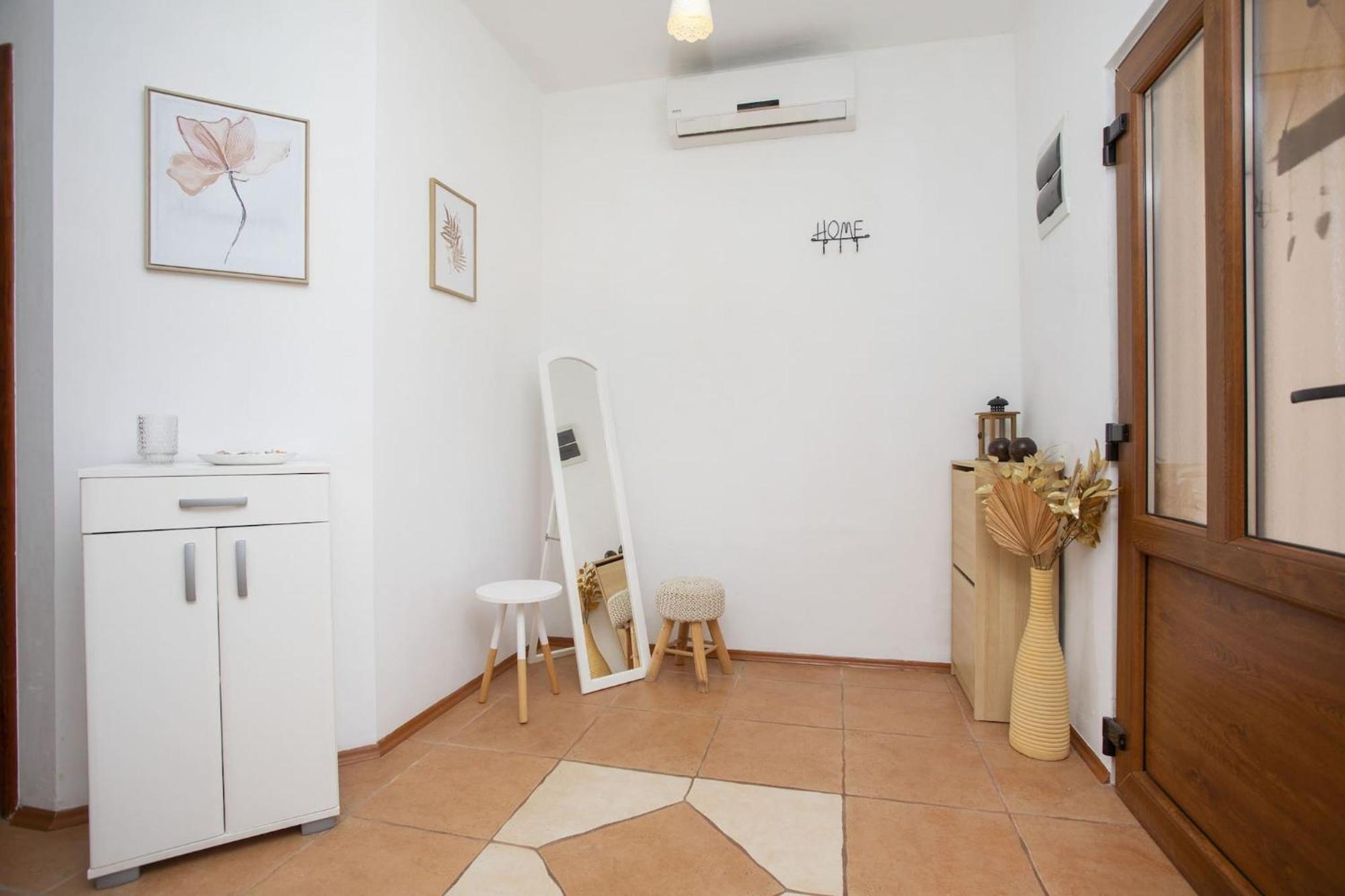 Holiday Home Deborah With Private Pool 拉宾 外观 照片