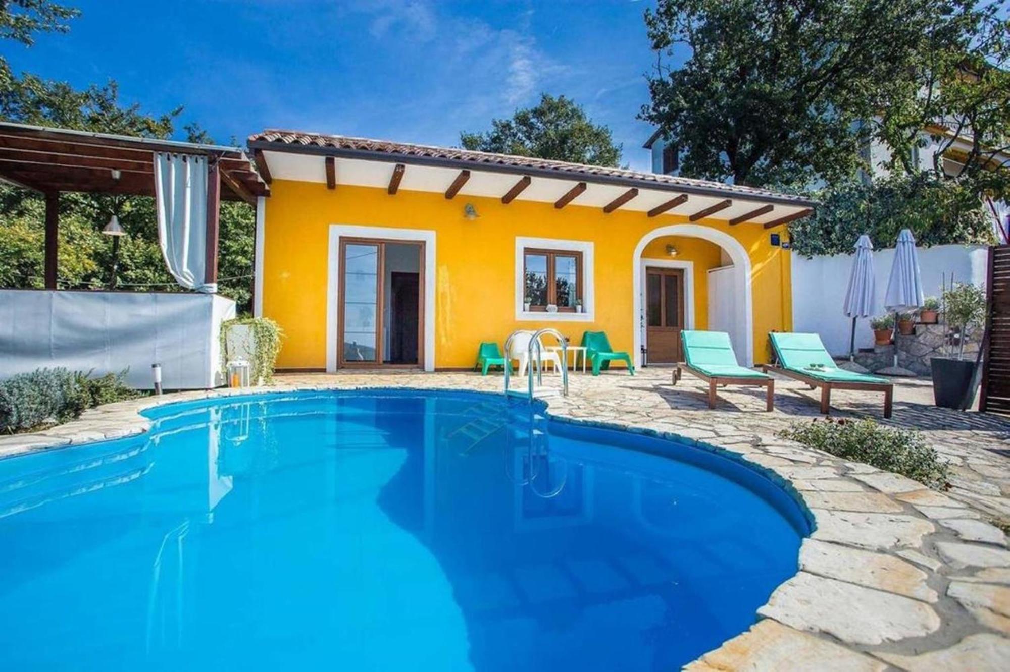 Holiday Home Deborah With Private Pool 拉宾 外观 照片
